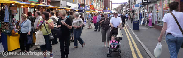 High Street during the International Glass Festival, August 08