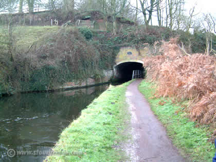 Short canal tunnel at Dunsley